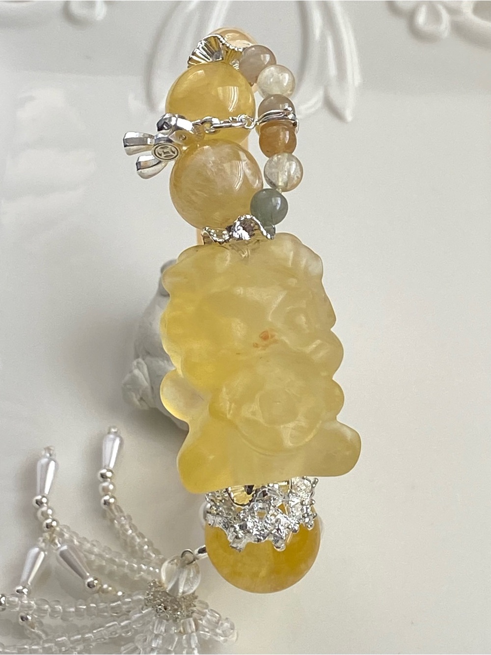 B193-Handmade Citrine Half Bangle And Yellow Fluorite Carved Lion With Tassel - Picture 9 of 9